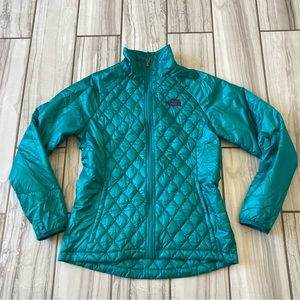 The North Face Thermoball insulated jacket. EUC like new